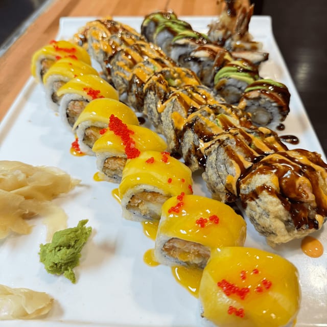 Three special maki roll combo.