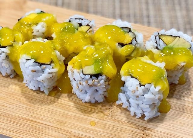 Mango Maki.