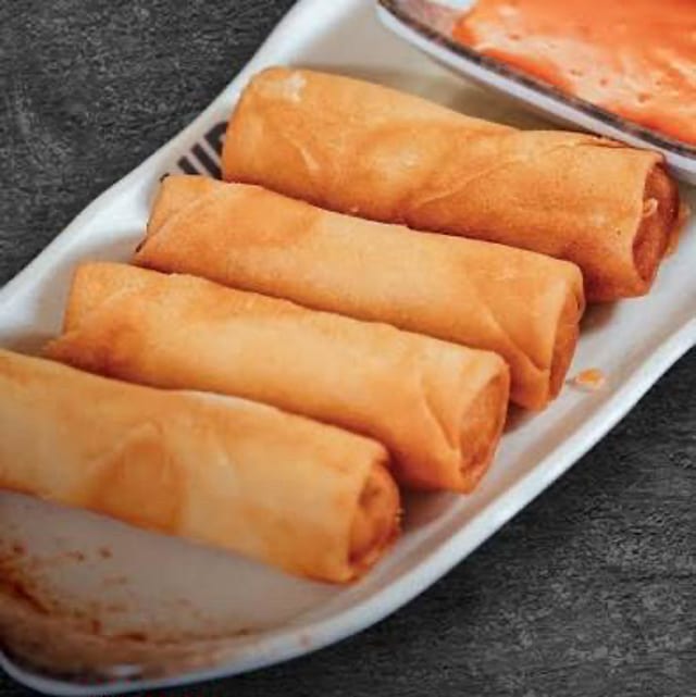4 Pieces Vegetable Spring Roll.